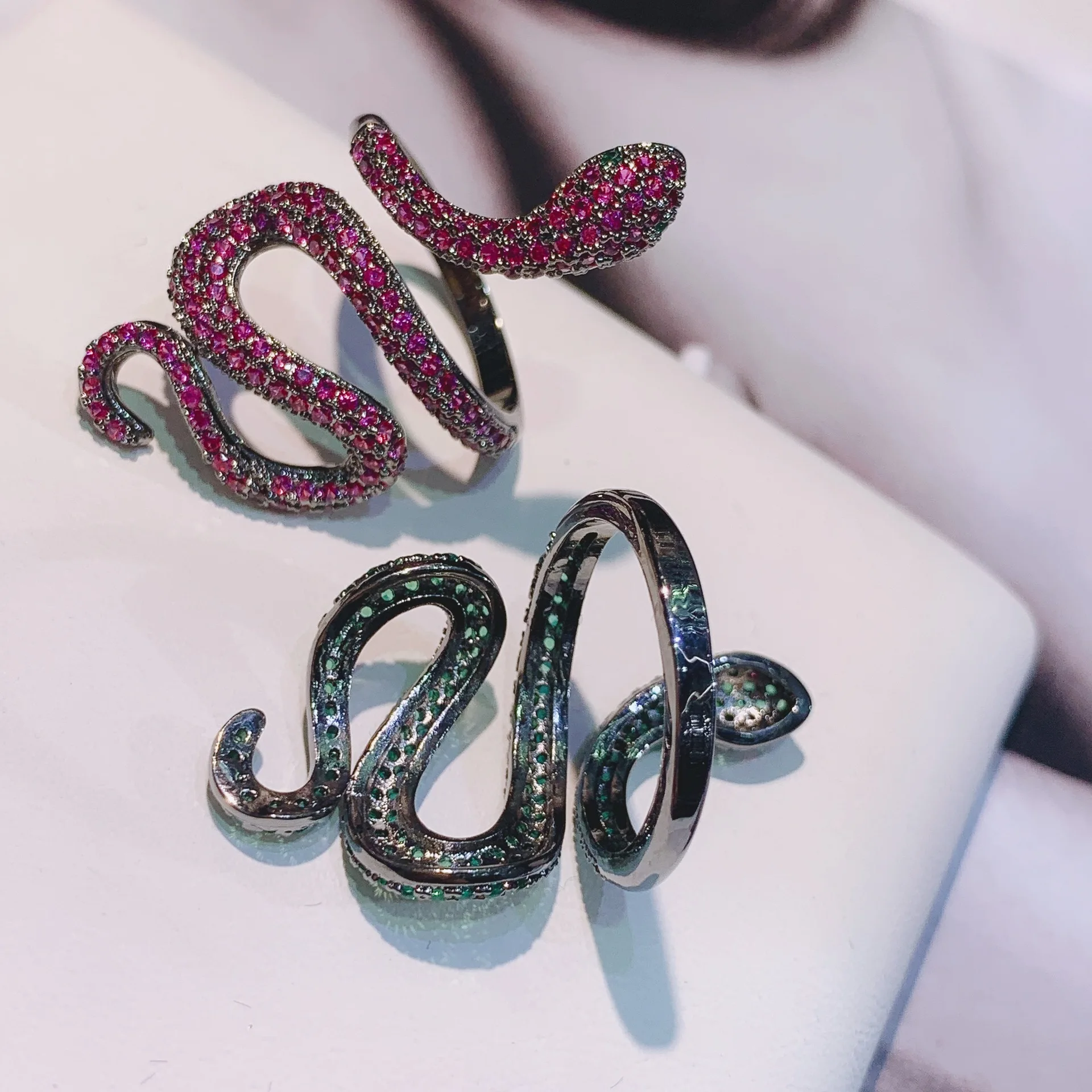 Fashion Adjustment  Green Snake Ring for Women