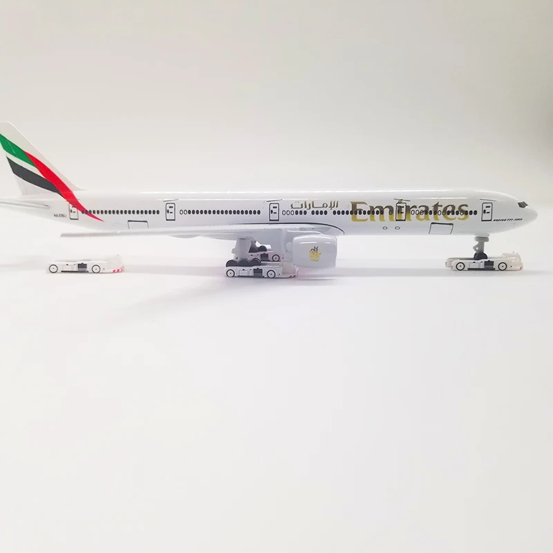 1:400 Scale Airplane Boeing Model Trailer Tow Truck Aircraft Plane Airliner Airport Scene Display Toy Parts Collection