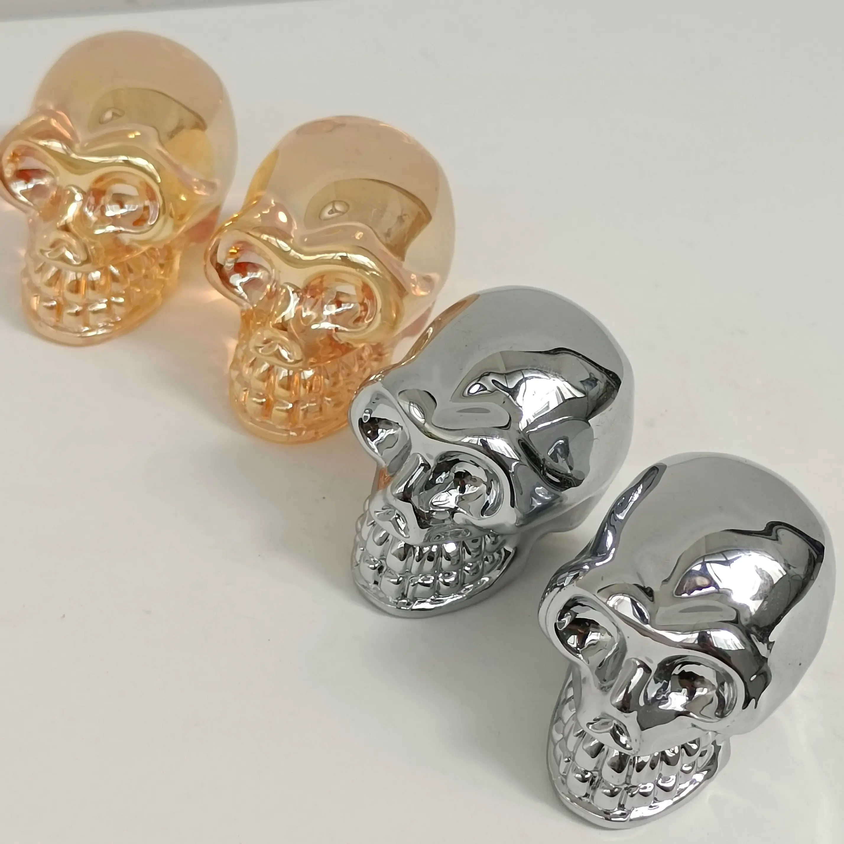 

5cm 1pc Glass Plated Skull, Aura Healing Reiki Mineral Skull Decorator Home Halloween Gifts