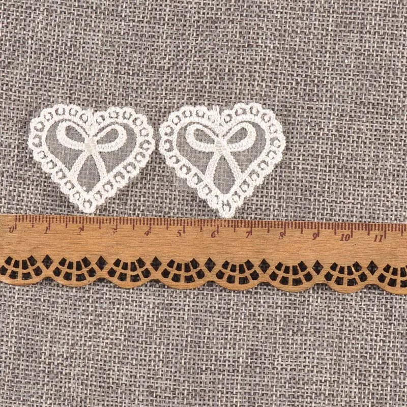 30Pcs Heart Pattern White Lace Fabric Applique Mesh Trim For Garment Accessories Sew On DIY Handmade Wedding Decoration c1728