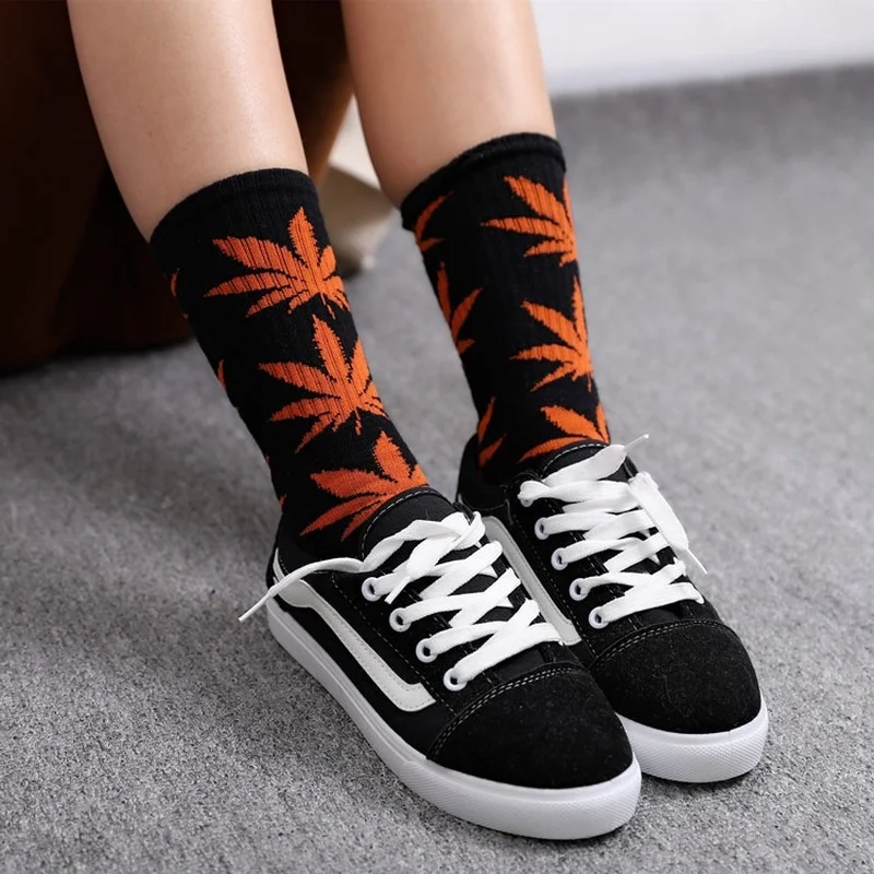 Maple Leaf Socks Men\'s and Women\'s Cotton Socks South Korea Harajuku Style Skateboard Socks Ford