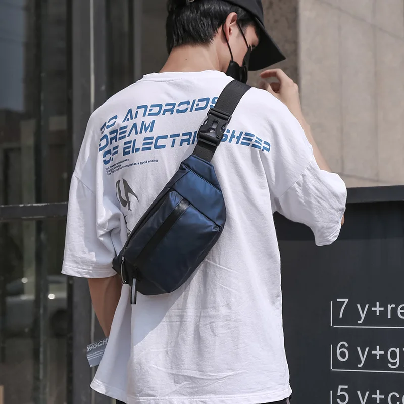 

Waterproof purse men's reflective chest bag leisure outdoor sports messenger bag travel Korean tide dead flying bag.