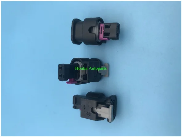 

10pcs/lot 4H0 973 702 4F0 973 702 2 Pin/Way Urea Nozzle Plug Grip Handle Ambient lighting Sensor Plug Connector