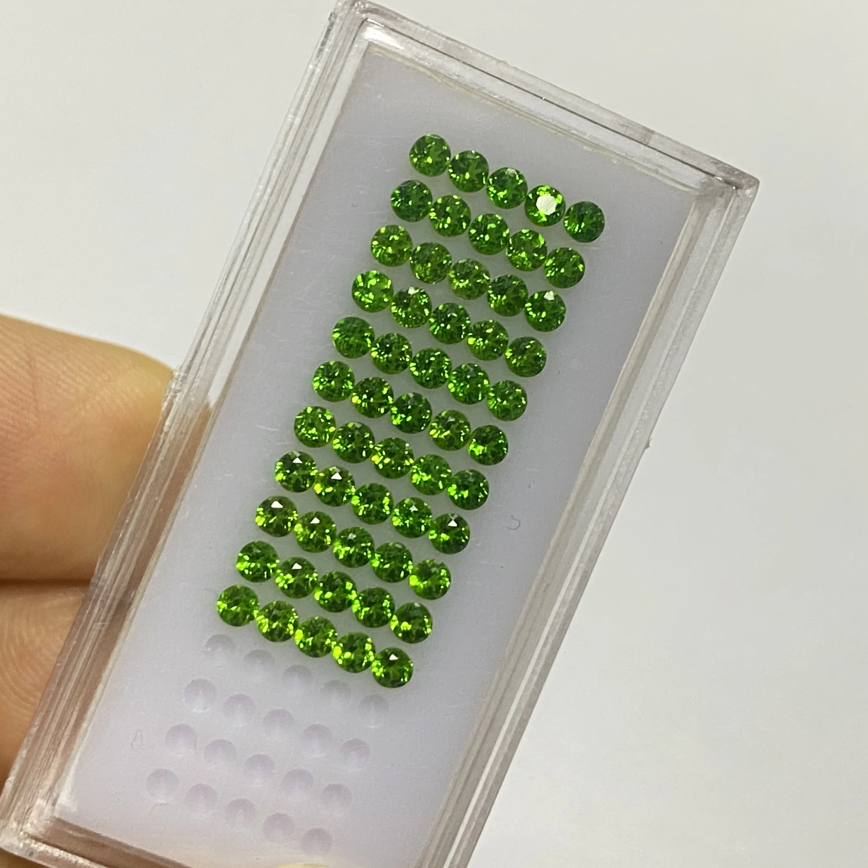 Wholesale Round 0.9-3mm 1 Carat A QualityLoose Gmestone Original 100% Natural Green Diopside