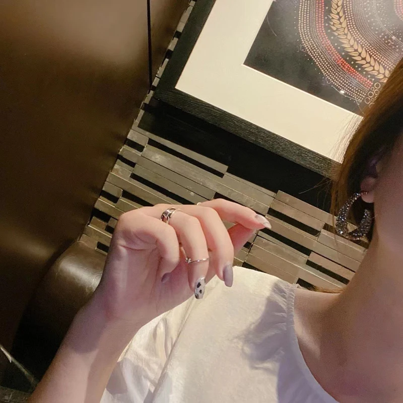 New 2023 Fashion Trend Needle Elegant and Exquisite Simple Black Crystal Round Earrings Female Jewelry Gift Wholesale