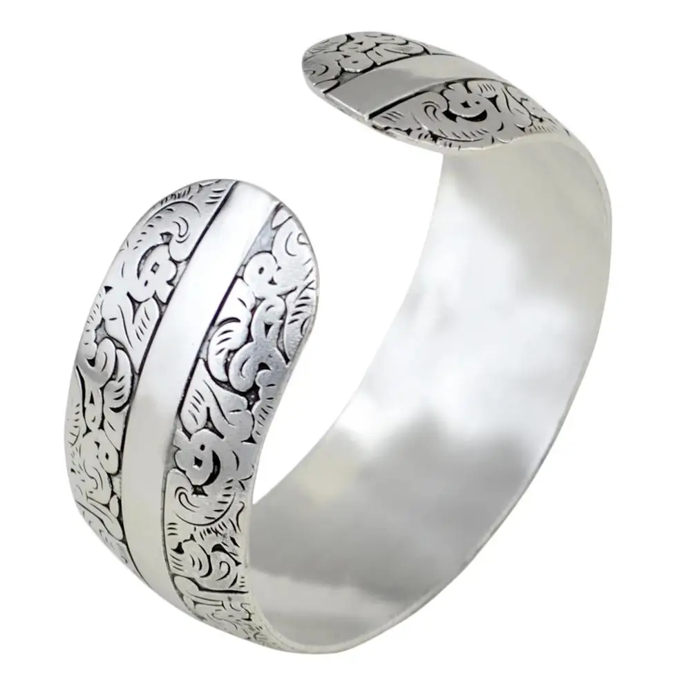 سوار الكفة الفضي العتيق للنساء ، بوهو ، أنتيكة ، أساور منحوتة ، أساور ، غجري ، قبلية ، باكستان ، نيبال ، مجوهرات