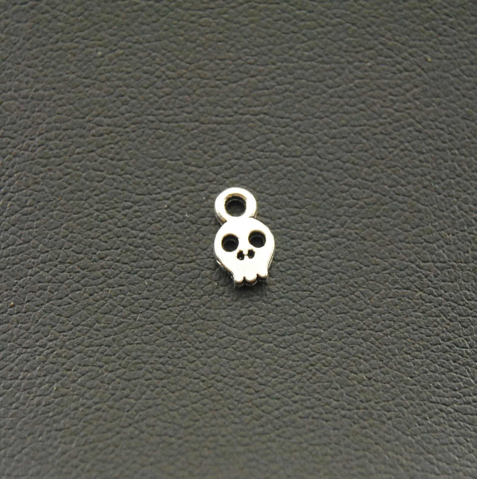 Mini breloque tête de mort en alliage métallique, argent, 5x8mm, 100 pièces, pendentif pour document, bijoux de direction, A889