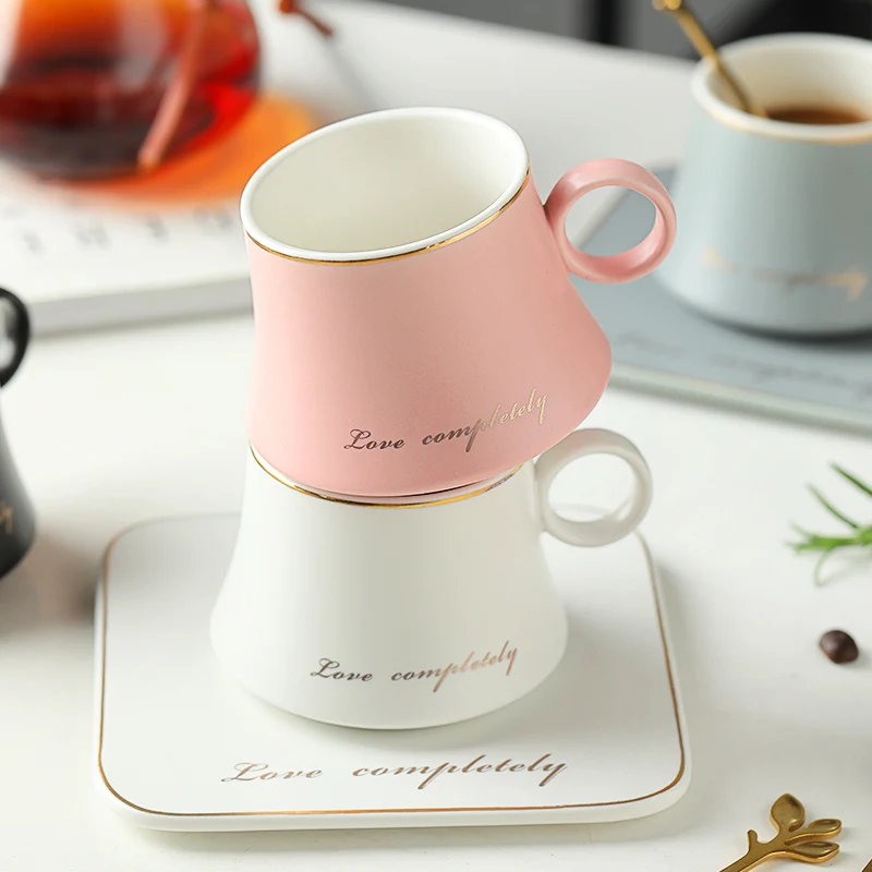 Gốm sứ Cà Phê Đĩa Thìa Hộ Gia Đình Ấm Trà Bộ Sữa Nước Drinkware Bắc Âu Cà Phê Sáng Tạo Cốc Có Tay Cầm Quà Tặng