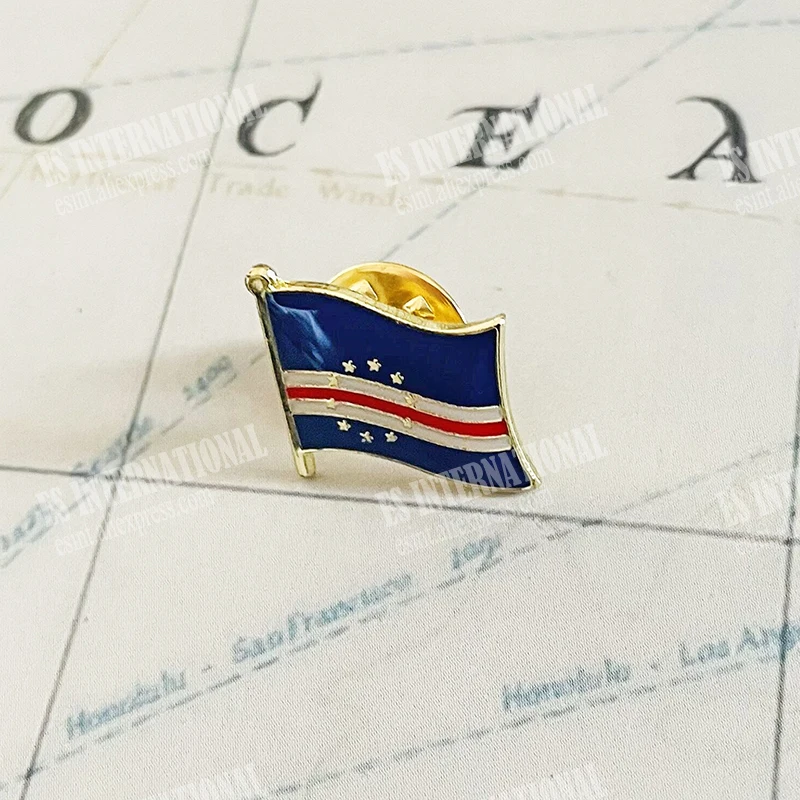 Cape Verde National Flag Lapel Pins Crystal Epoxy Metal Enamel Badge Paint Brooch Souvenir Suit  Personality Commemorative Gifts