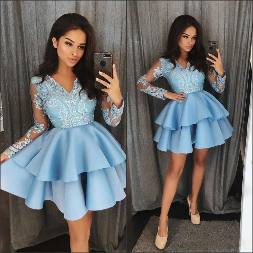 

Light Blue V Neck Lace A Line Homecoming Dresses Long Sleeves Applique Tiered Layers Short Party Cocktail Prom Dresses