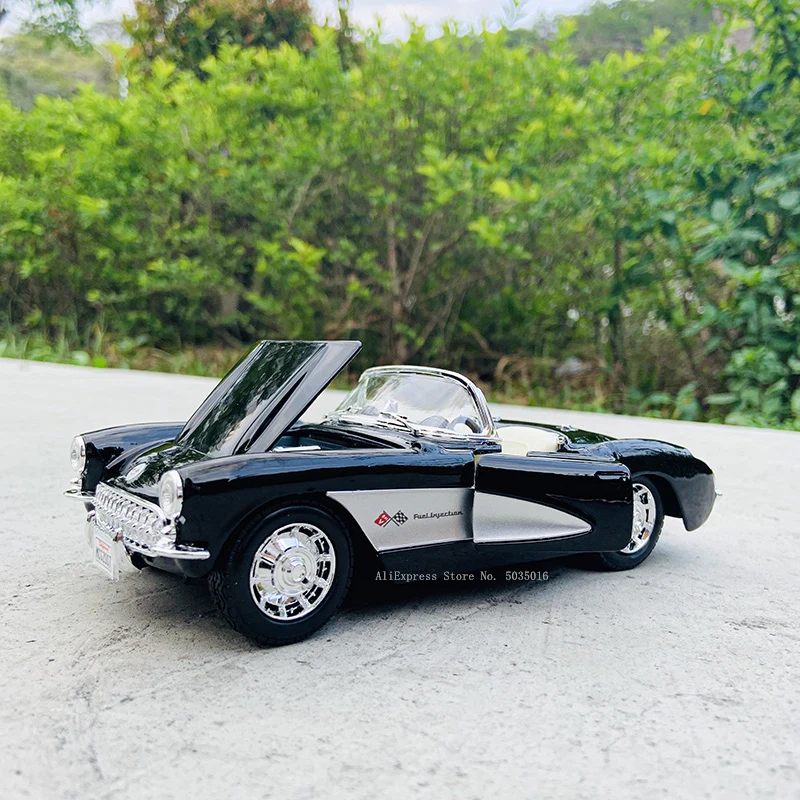 Maisto 1:24 The new 1957 Chevrolet Corvette Stingray Coupe alloy car model handicraft decoration collection toy tool gift