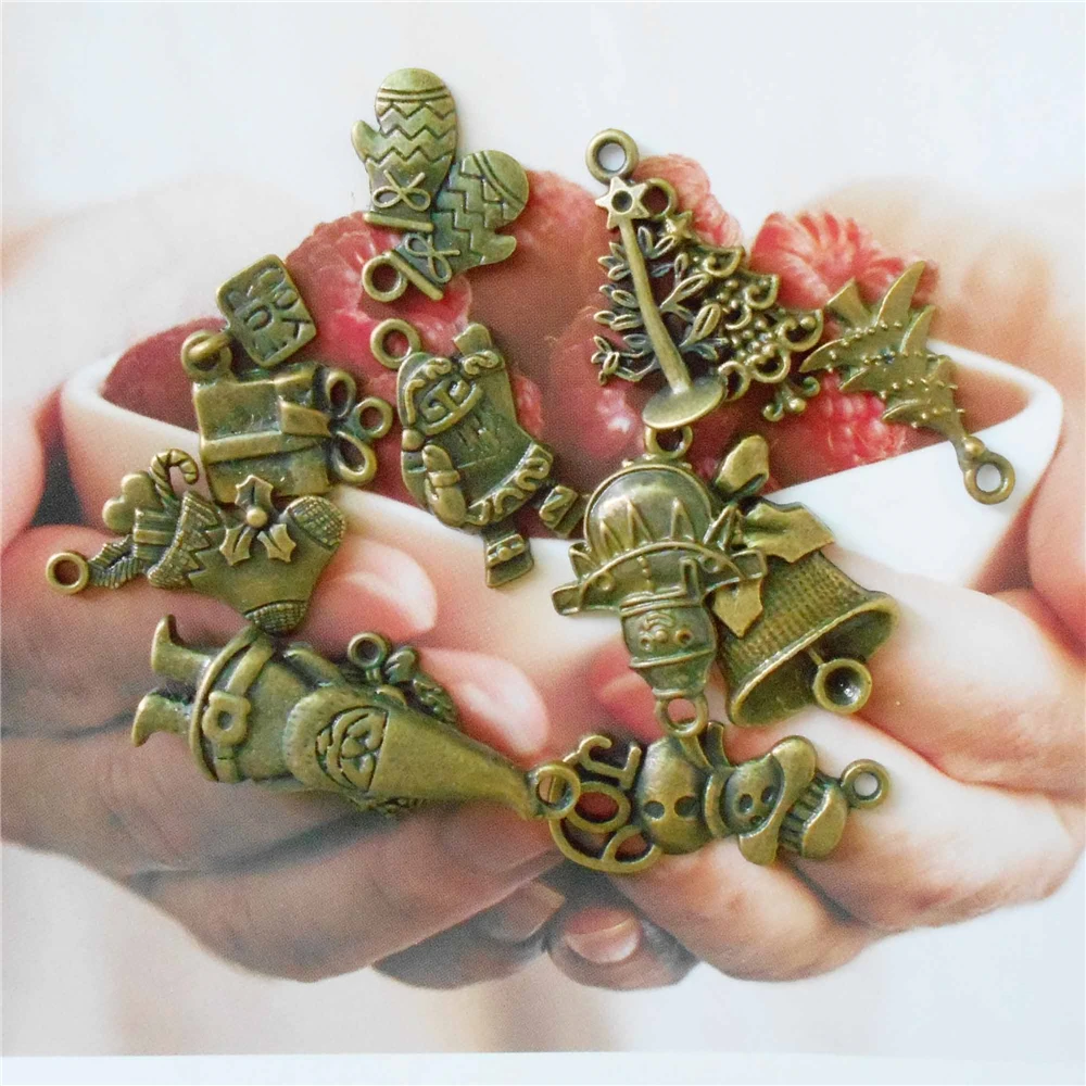 Julie Wang 10 PCS Mix Retro Bronze Alloy Christmas Charms Snowman Xmas Tree Stocking Gift Pendant Bracelet Dangle Jewelry Making