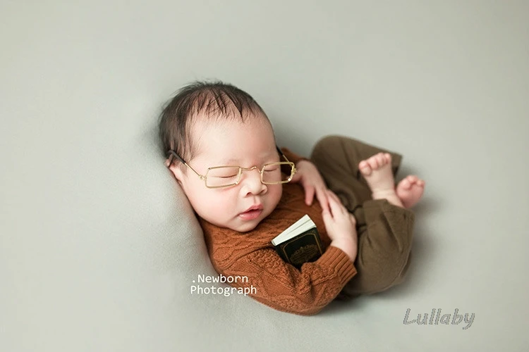 4 Pcs Baru Lahir Fotografi Alat Peraga Retro Mini Buku Bayi Menembak Aksesoris Studio Foto Kreatif Alat Peraga Bayi Dekorasi Foto