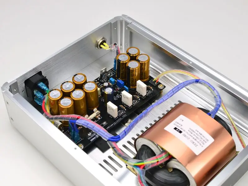 Hiend Leo Linear แหล่งจ่ายไฟ Overvoltage 5V (3A) / 12V (3A) /15V (3A) / 19V (3A)