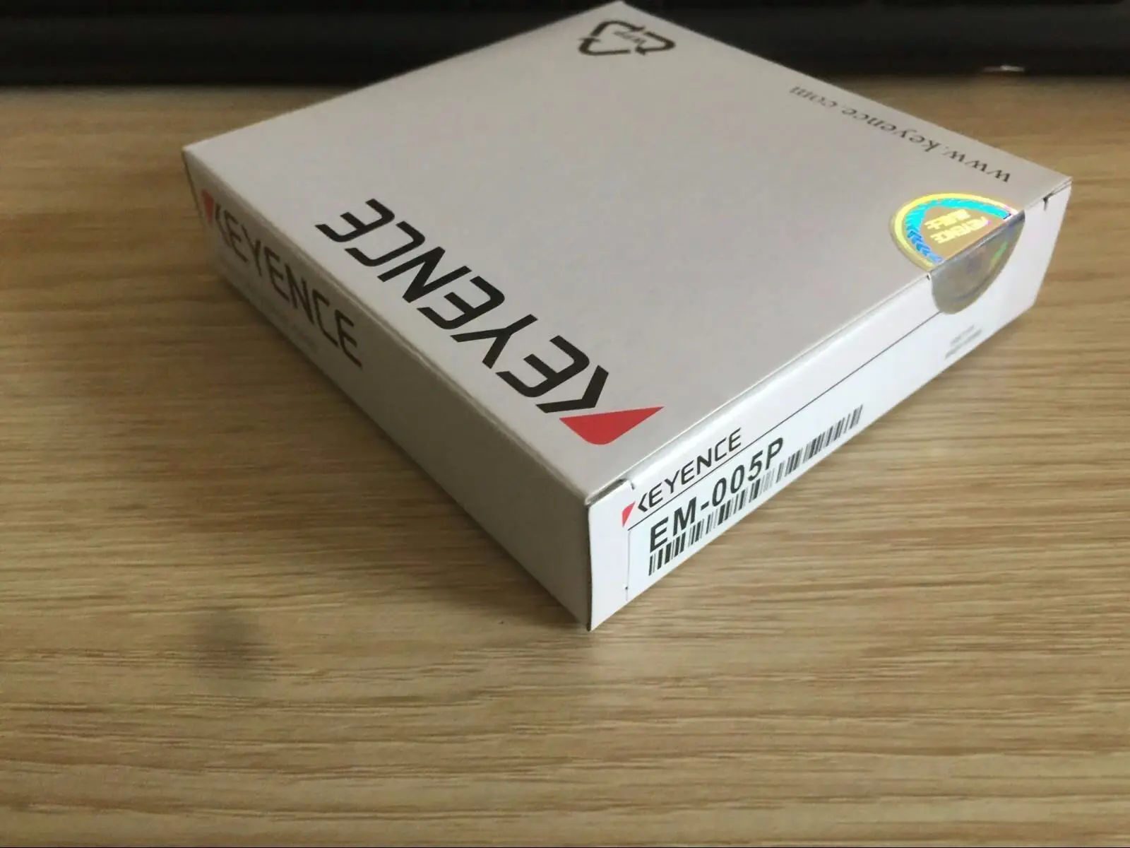 1 nouveau capteur de EM-005P Keyence dans la boîte