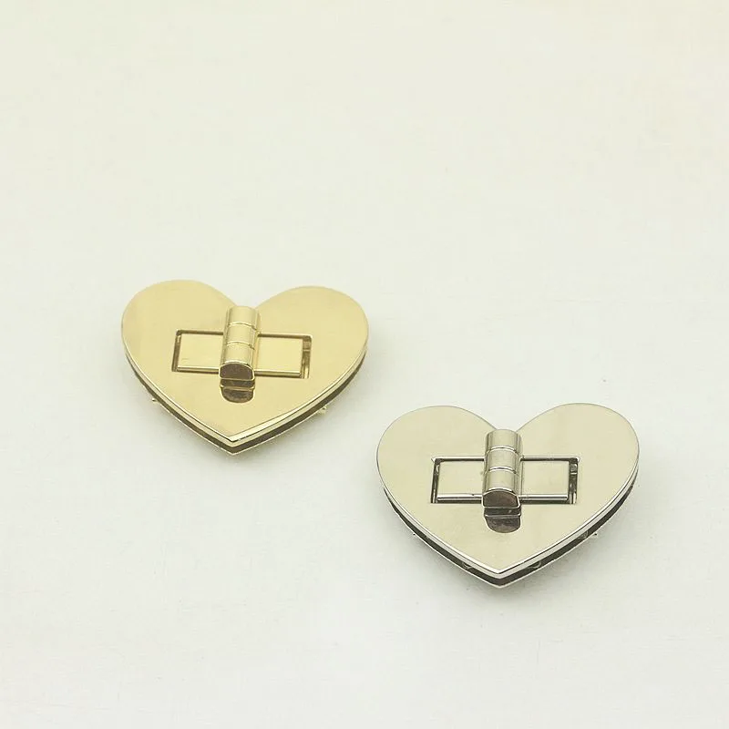 10Pcs Love Heart Bag Metal Clasp Turn Twist Lock Clasps DIY Handbag Purse Heart Shape Hardware Closure Bags Parts Accessories