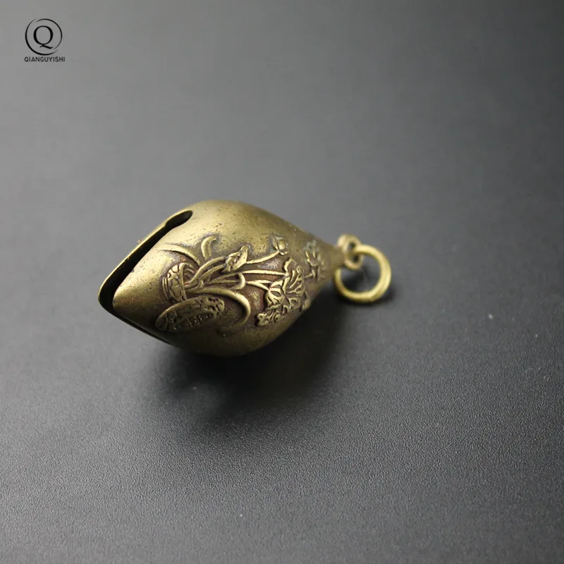 Brass Flowers Beautiful Bell Pendant for Keychains Vintage Lucky Car Key Chain Hangings Jewelry Motor Biker Lady Rider Bells view 5