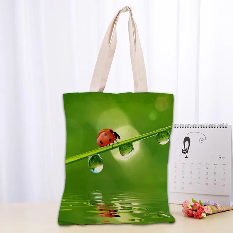 

Custom Ladybug Tote Shopping Bags 30x35cm Tote Bag Reusable Handbag Women Shoulder Cloth Pouch Foldable 1009