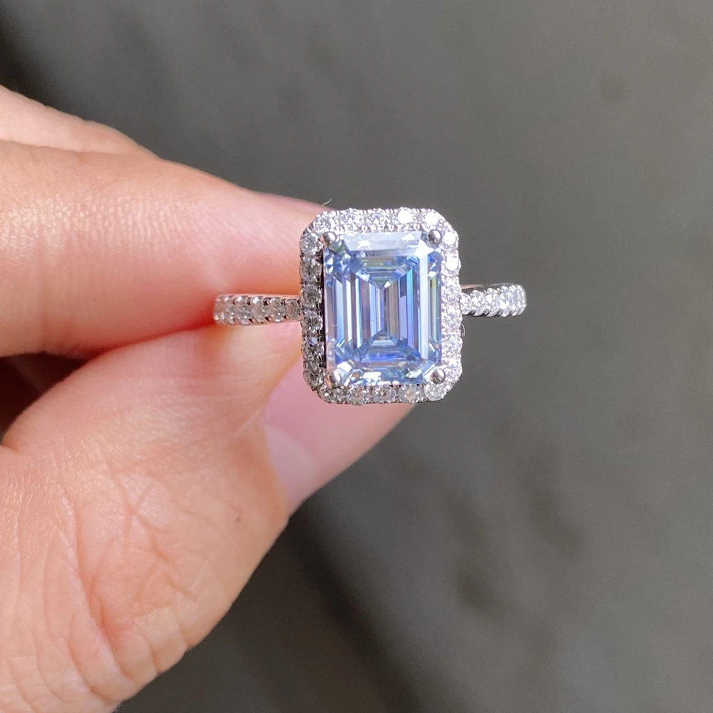 

18K White 3 Carat Blue Color Syntetic Moissanite Baguette Cut Diamond Gemstone Engagement Ring For Fiancee