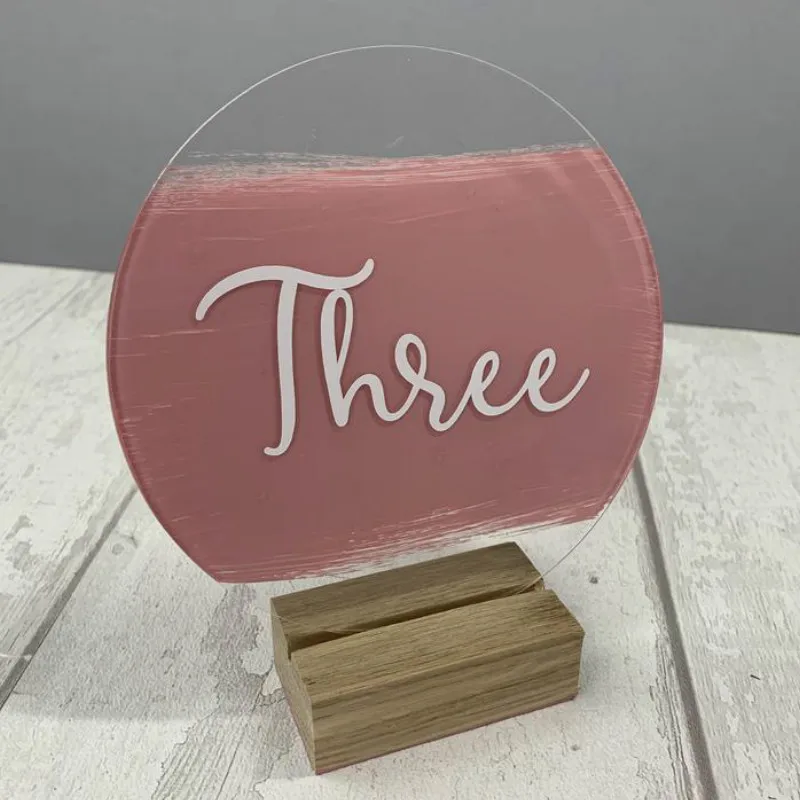 Personalized Acrylic Table Numbers Wedding Name Tage Signage Vintage Painted Wedding Decoration Event Supplies with Wood Stand