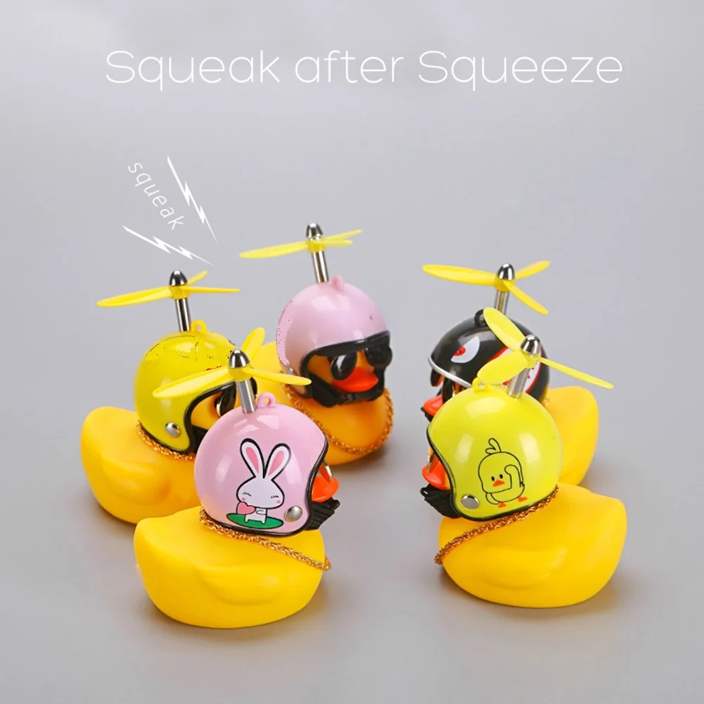 Society Lovely Duck In The Car Ornament Car Accessories Interior Decoration Car Dashboard Toys with Helmet & Chain