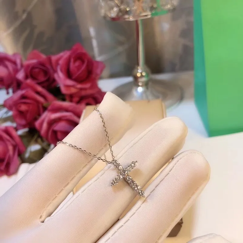 

Luxury Female Big Cross Pendant Necklace Fashion Bride Wedding Necklace For Women Classic 925 Silver AAAA Zircon Stone Necklace