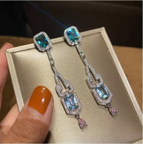 

Retro fashionable geometric colored diamonds shine with zircon all-match design sense ins earrings