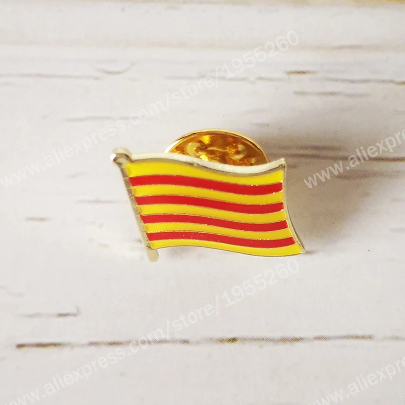 Catalonia Flag Lapel Pins Spain Provincial Nationalities Region Brooch Crystal Epoxy  Metal Enamel Badge