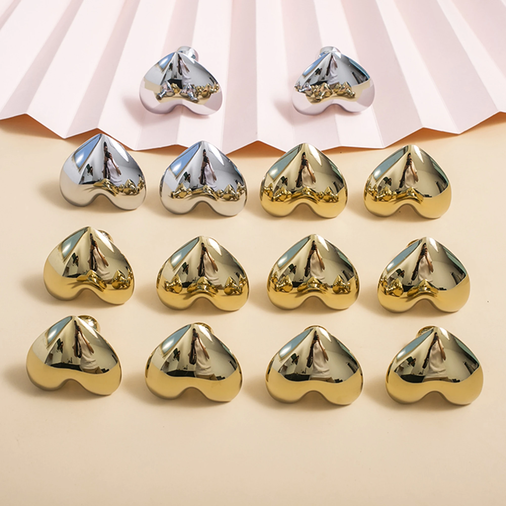 

Love Heart Shape Cabinet Knobs and Handles Solid Brass Bedroom Knobs Bright Gold Chrome Furniture Hardware Handle Wardrobe Pulls