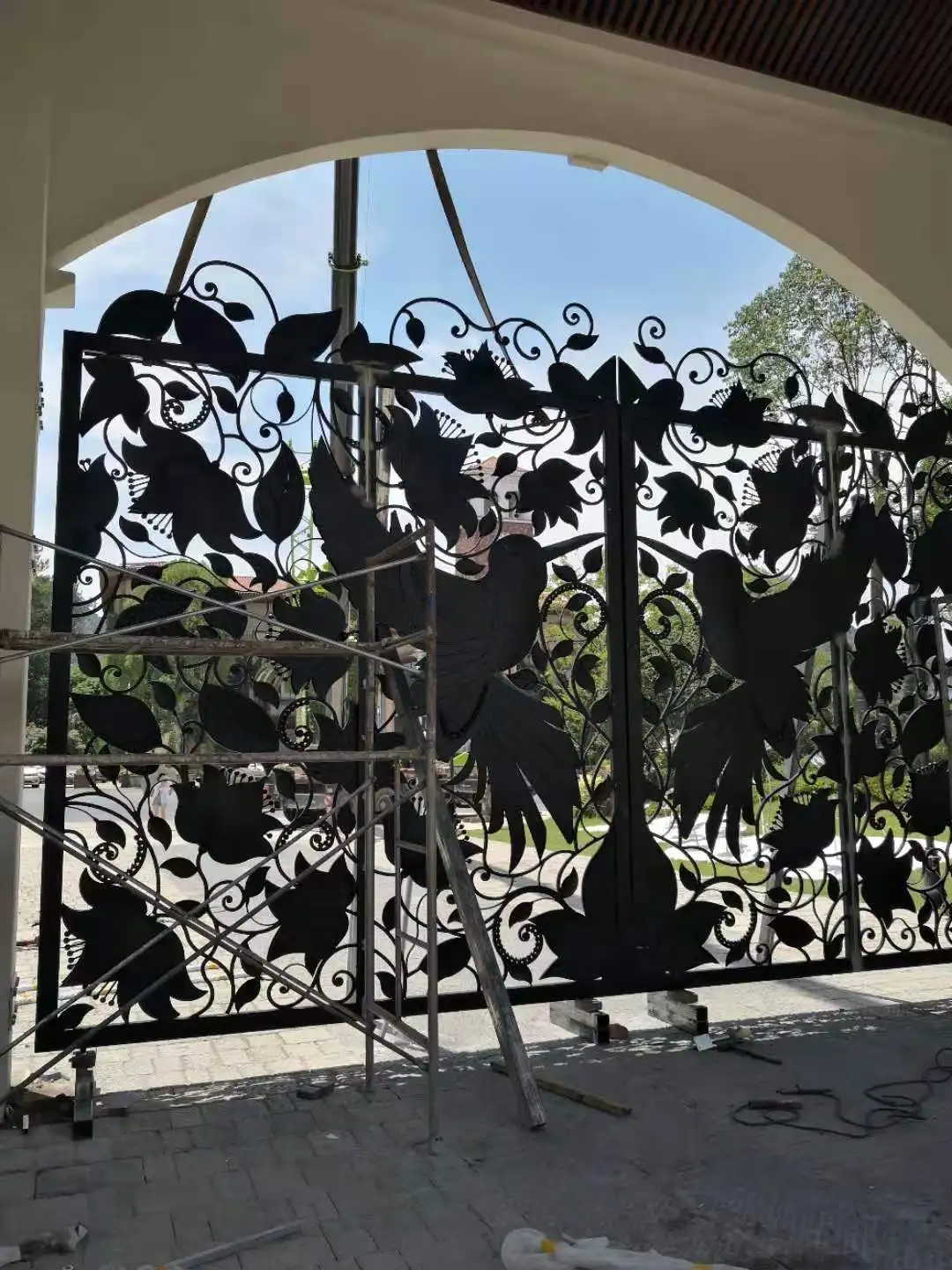 

Hench Ral Wrought Iron Gate Solid Steel Hand Forged Art Gates Width 7m x 4.5m High D5