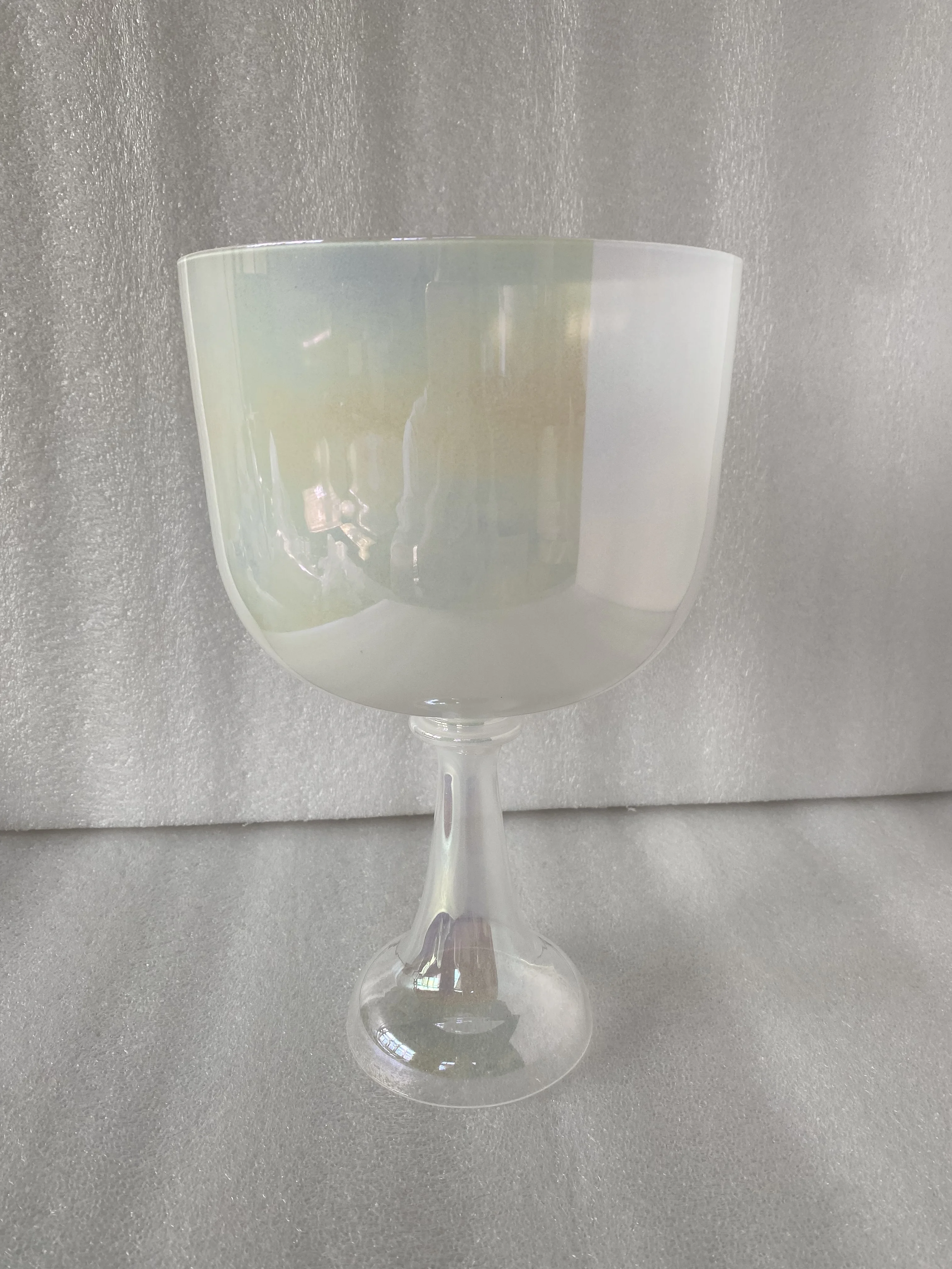 Magic white color chalice 4th octave D# note crystal singing chalice perfect pitch 432Hz for sound healing. view 5