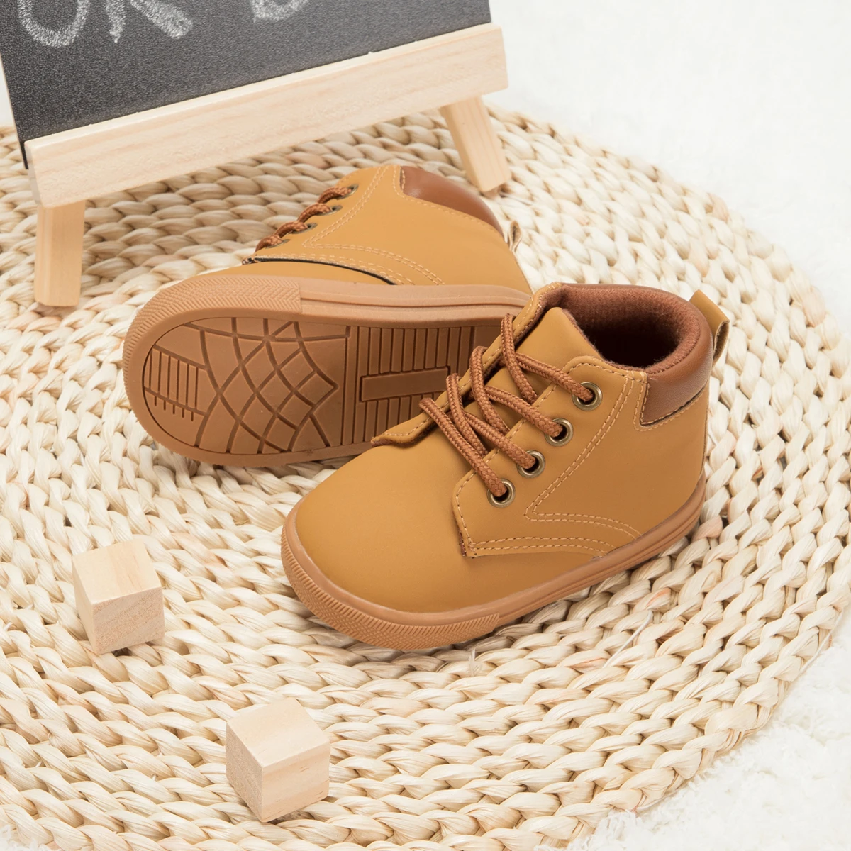 KIDSUN 2021 New Arrival Baby Shoes Simple Casual Kid Shoes Lace-Up Hook&loop Non-Slip Soft Rubber Sole Infant Fitst Walkers