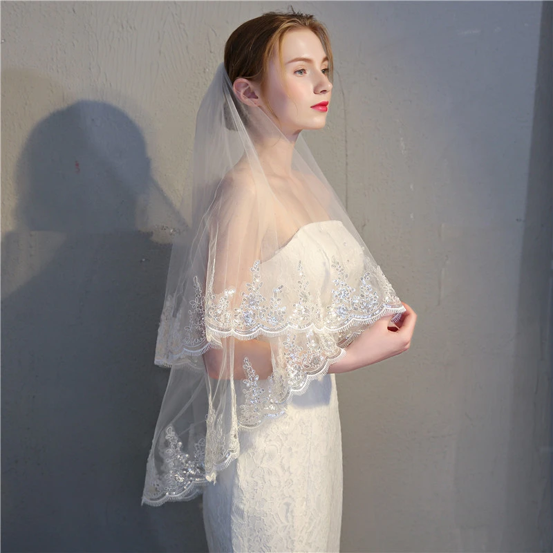 Two-Layer Short Wedding Veil Sequins Embroidered Floral Appliques Lace Trim Bridal Veil With Comb TwoTiers Face-Covered Veil