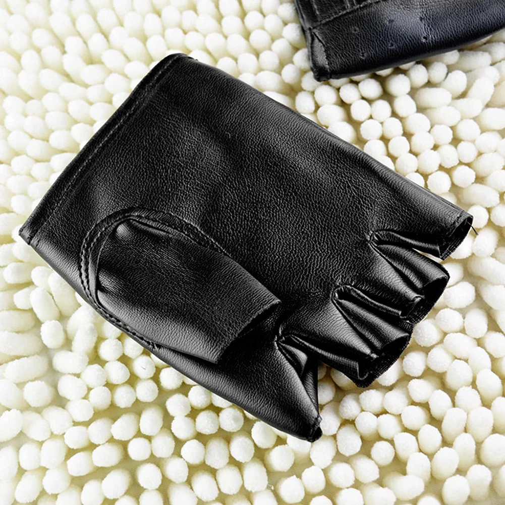 Guantes sin dedos de cuero PU para hombres y mujeres, moda Hip Hop, gimnasio, Punk, medio dedo