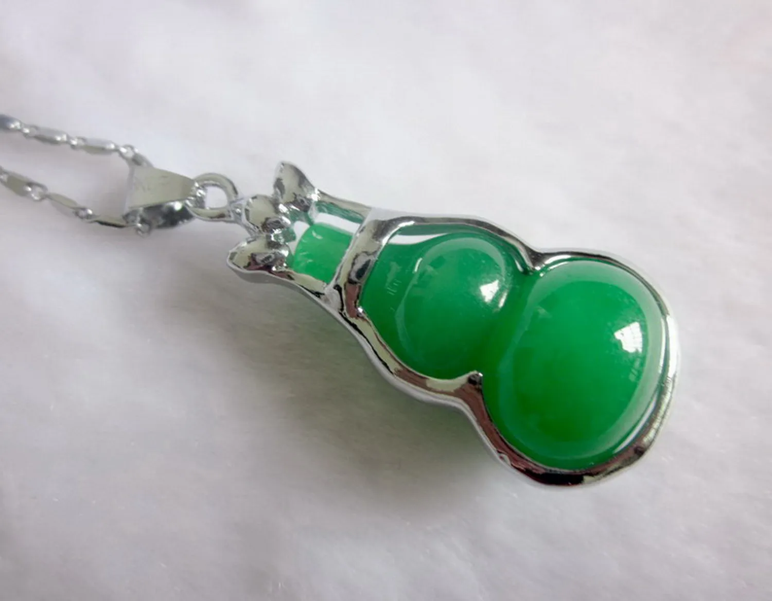 10pcs Beautiful Carved Art Natural Green Jade Jewelry Charms Pendant Necklace - Gourd