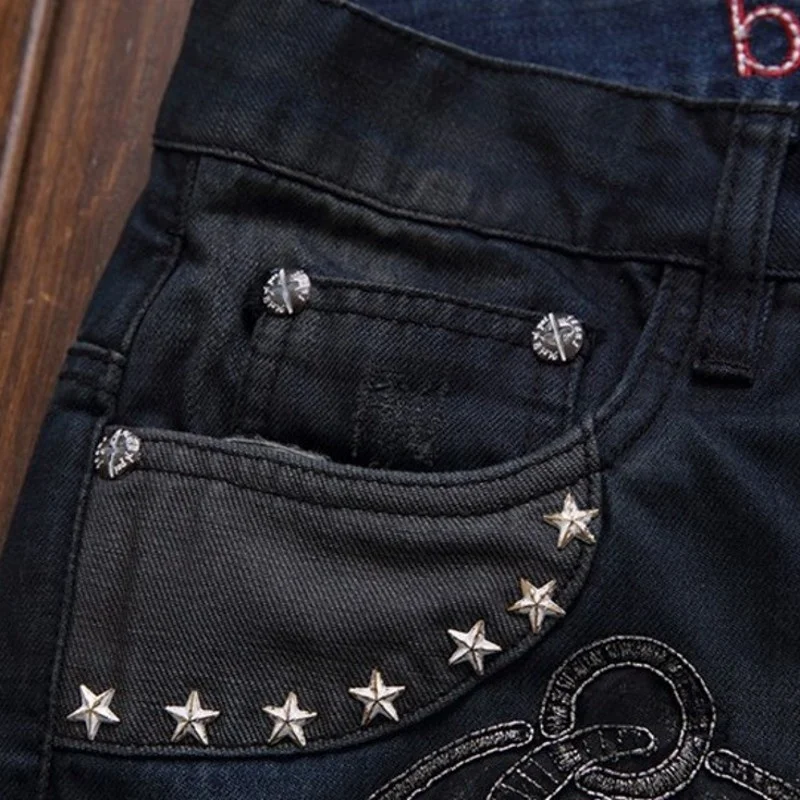 

Man New Full Length Rivet Jeans Casual Streetwear Patchwork Straight Cowboy Denim Pants Male Zip Embroidery Trousers Size 29-38