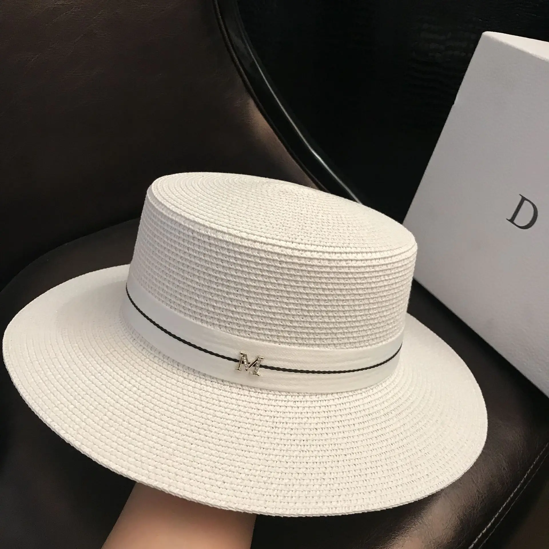 Sun Hats for Women Straw Wide Brim Hat Female Dress Hat Womens Summer Caps Beach Hat White Flat Top Fedroas Hat Korean Fashion