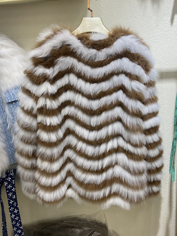 Neue Ankunft Frauen Dame Winter Pelz Streifen Genäht Toghter Farbe Passenden Echt Fox Pelz Jacke Oberbekleidung Mantel Länge 65cm