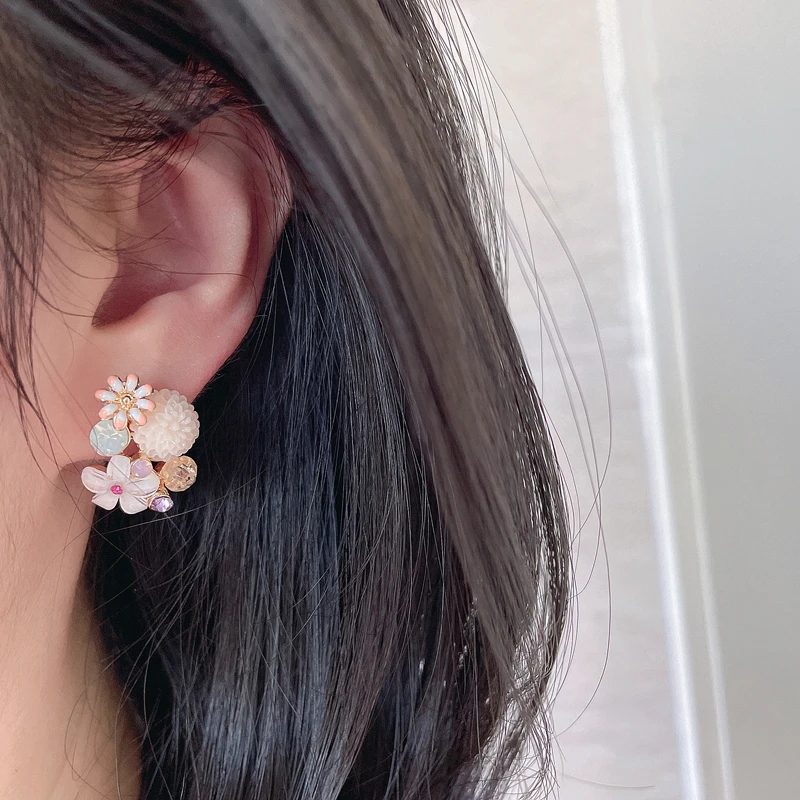 Korean Style Sweet Cute Crystal Flower Stud Earrings For Women Handmade Earrings Elegant Wedding Party Jewelry Accessories
