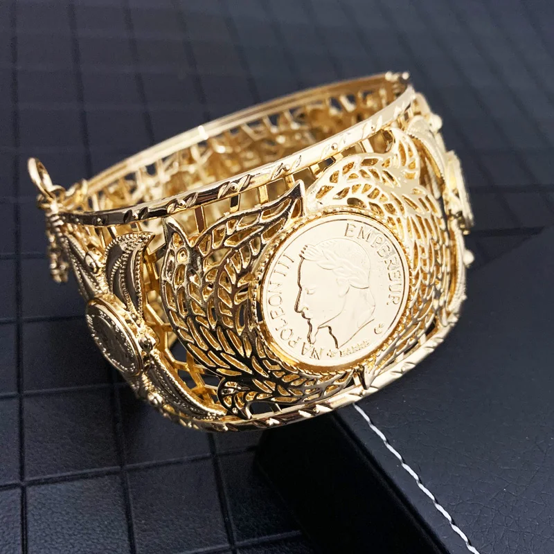 Chic Arab Bangle Cuff Bracelet untuk Wanita Warna Emas Aljazair Perhiasan Pernikahan Berongga Logam Arabesque Dubai Hadiah Pengantin