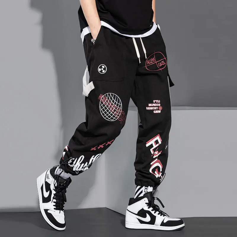 Streetwear Men Joggers Sweatpants Print Black White Cargo Pants Techwear Harem Pants Ankle length Trousers Sport Casual Running