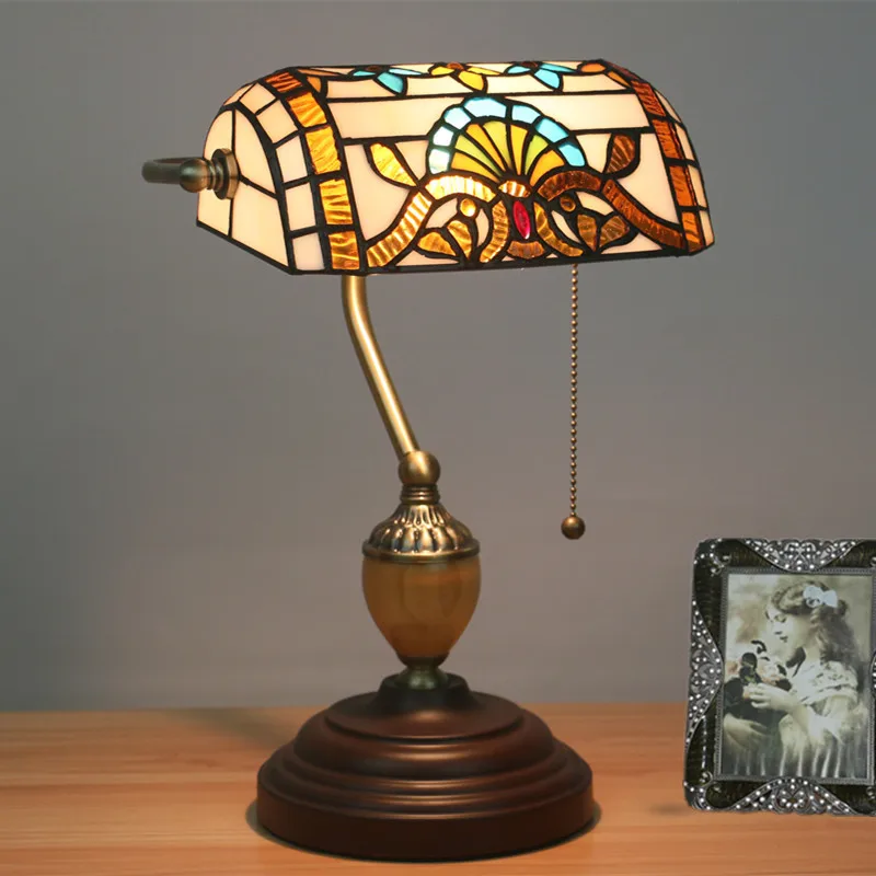 

New European Retro Bank Lamp Bedroom Bedside Study Restaurant Bar Cafe Nostalgic Creative Tiffany Table Lamp E27 AC110V 220V