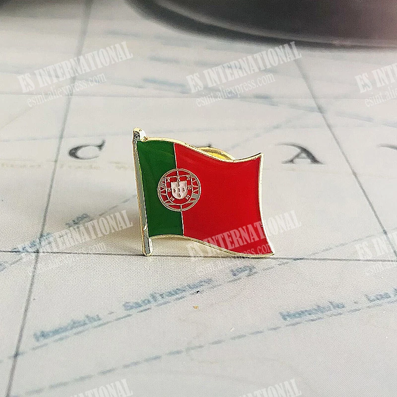 Portugal Portuguesa National Flag Lapel Pins Crystal Epoxy Metal Enamel Badge Paint Brooch Souvenir Suit  Personality  Commemora