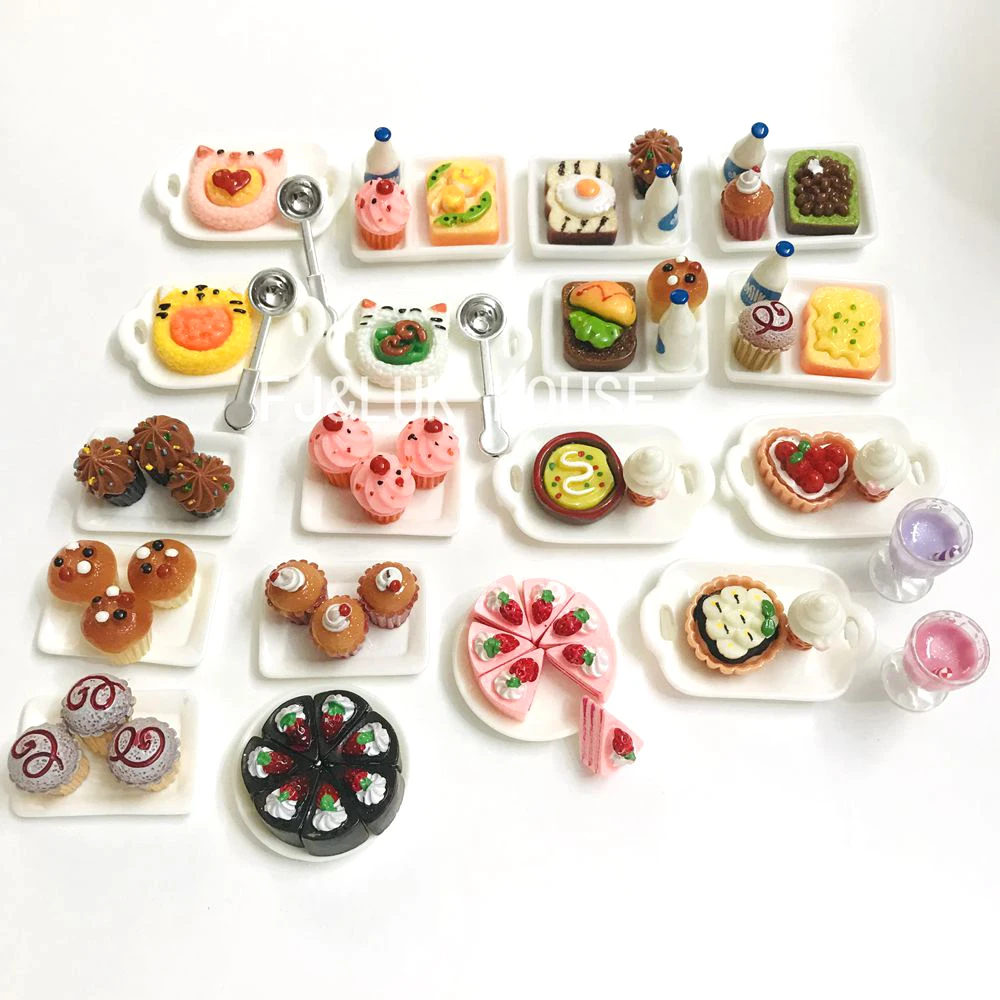 

1/6 Scale Mini Pretend Food Toys Miniature Dollhouse Bread Cupcake Toast Bakery Shop for Blyth Barbies BJD Doll House