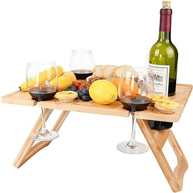 Mesa de acampamento dobrável com cremalheira de vidro, mesa de madeira portátil ao ar livre, frutas e vinho, piquenique e viagens