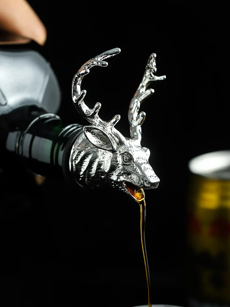 

Deer head pourer zinc alloy deer head mouth pourer wine guide sobering stainless steel tube cocktail shaker