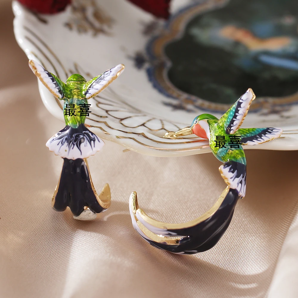 New style flying hummingbird painting oil earrings fashion animal jewelry cute female earrings