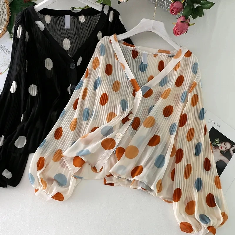 Lantern sleeve polka dot V-neck chiffon sunscreen shirt women's air-conditioning shirt summer 2021 new loose chiffon cardigan