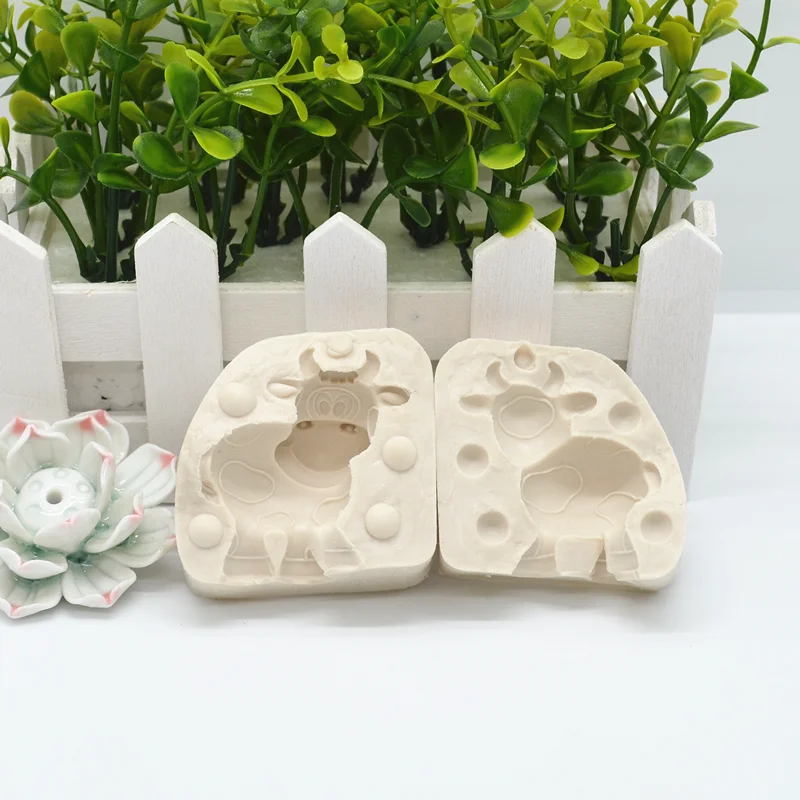 3d Cute Cows Lace Resin Silicone Mold DIY Chocolate Cake Candy Pastry Dessert Fondant Moulds Baking Decoration Tool Kitchenware