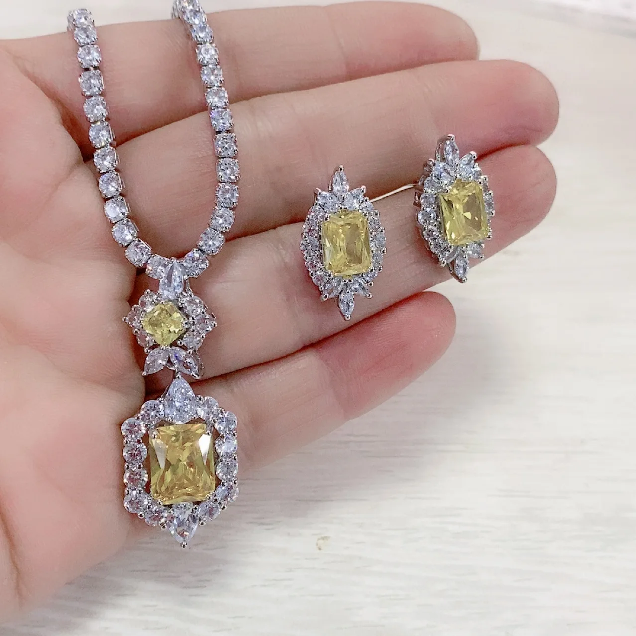 Trendy Lab Emerald Jewelry set White Gold Filled Promise Party Wedding Earrings Necklace For Women Bridal Gemstone Jewelry